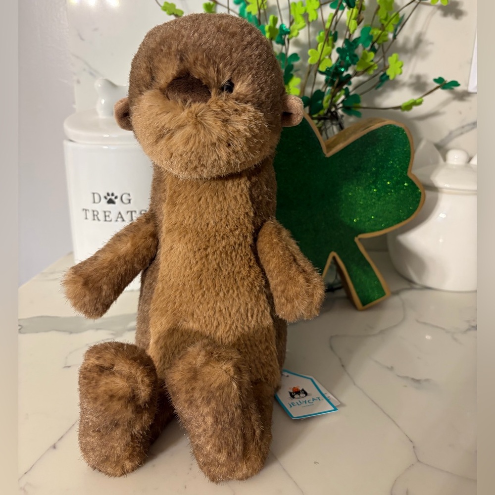 Jellycat Brooke Otter NWT